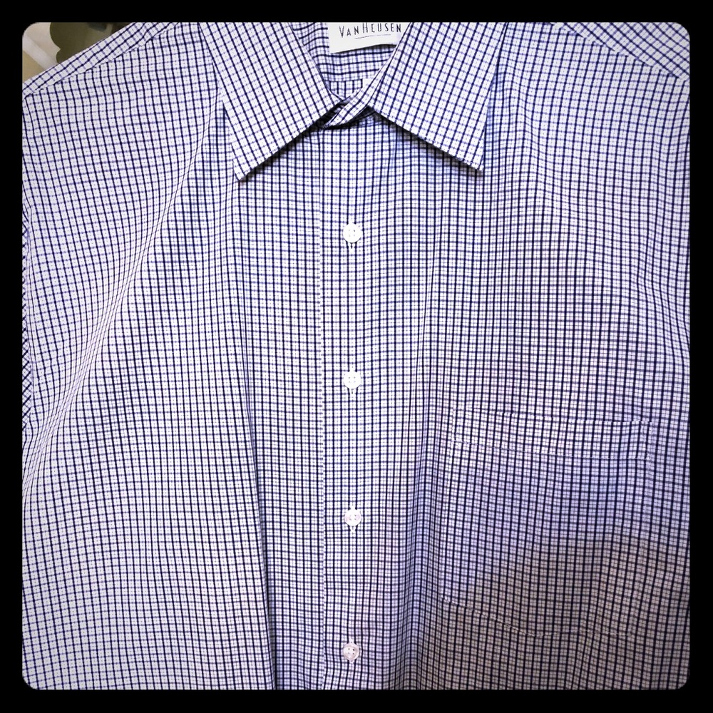 Van Heusen dress shirt Men’s XL. Blue